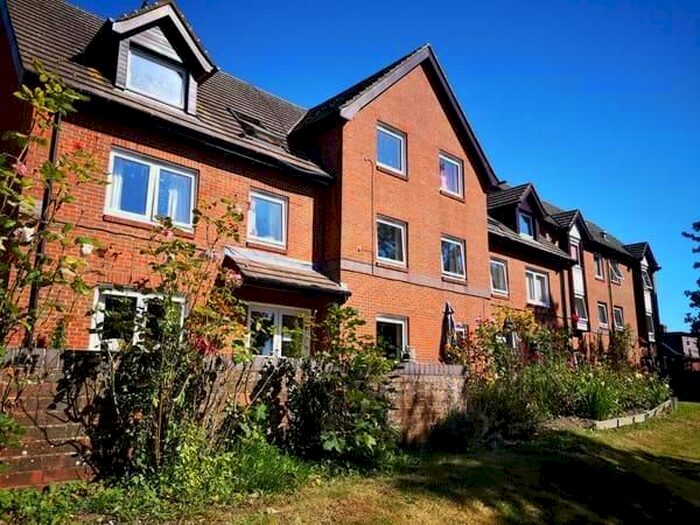 1 Bedroom Flat To Rent In Russell Road, Salisbury, SP2