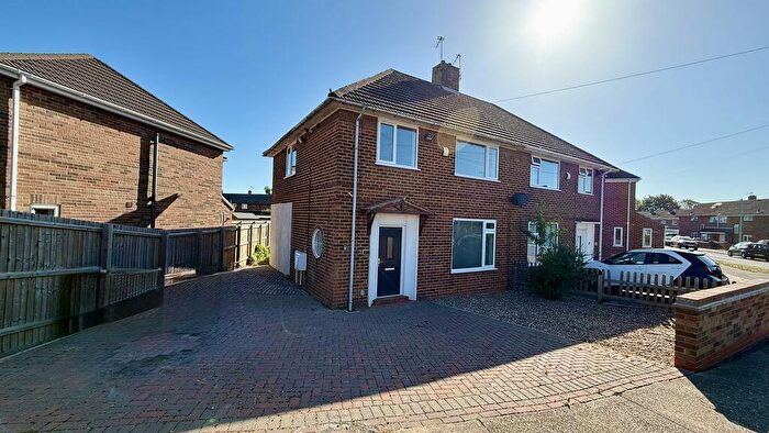 3 Bedroom Semi-Detached House For Sale In Anzio Crescent, Lincoln, LN1