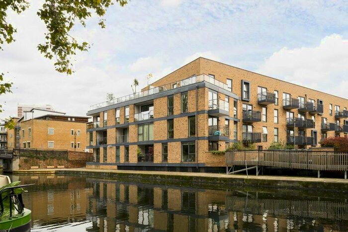 2 Bedroom Flat To Rent In Gunmakers Lane, London, E3