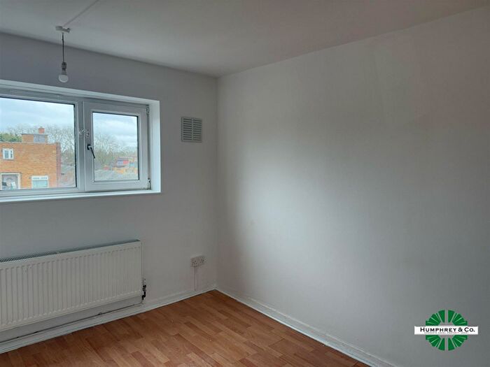 3 Bedroom Flat To Rent In Grange Road, London, E13