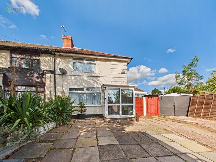 4 Bedroom End Of Terrace House For Sale In Longford Road, Kingstanding, B44