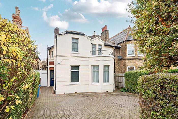 5 Bedroom Semi Detached House For Sale In Wood Vale, London, SE23