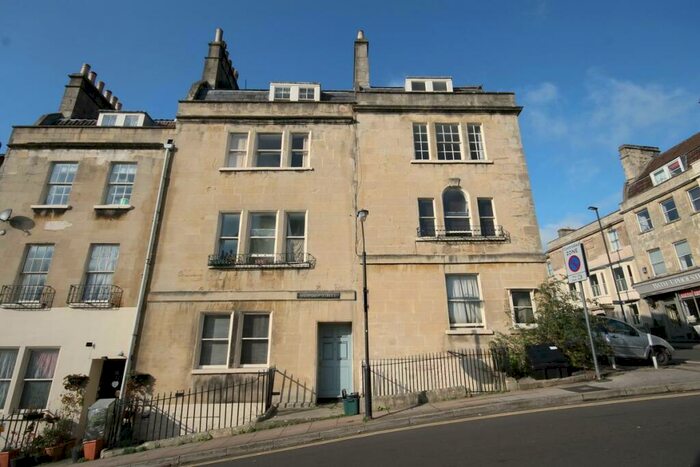 3 Bedroom Flat To Rent In Morford Street, BA1