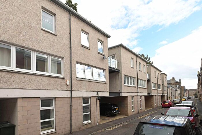 3 Bedroom Town House For Sale In Trafalgar Lane, Bonnington, Edinburgh, EH6
