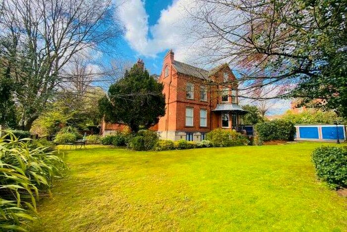 2 Bedroom Flat To Rent In Magdala Road, Nottingham, NG3