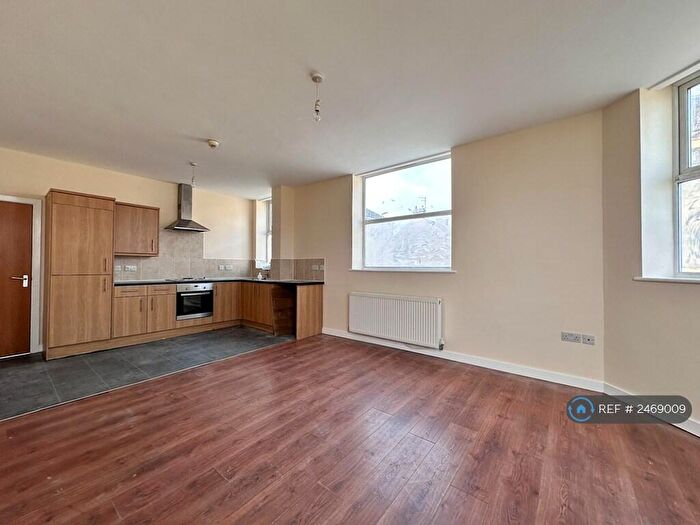 2 Bedroom Flat To Rent In North Road, Stoke-On-Trent, ST6