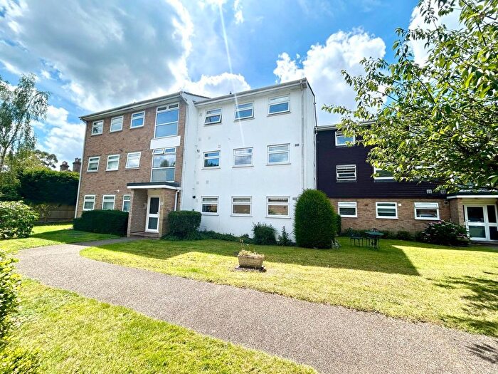 2 Bedroom Flat To Rent In Heath Lodge, High Road, Bushey Heath, Bushey, Hertfordshire, WD23