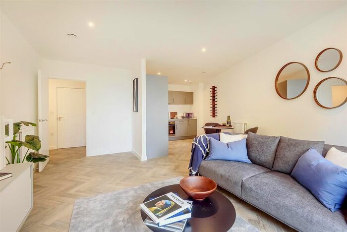 1 Bedroom Flat To Rent In Machine Works House, Pressing Lane, Hayes, UB3