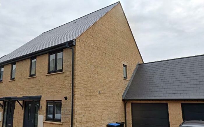 2 Bedroom Semi-Detached House To Rent In Woodcote Road, Carterton, OX18