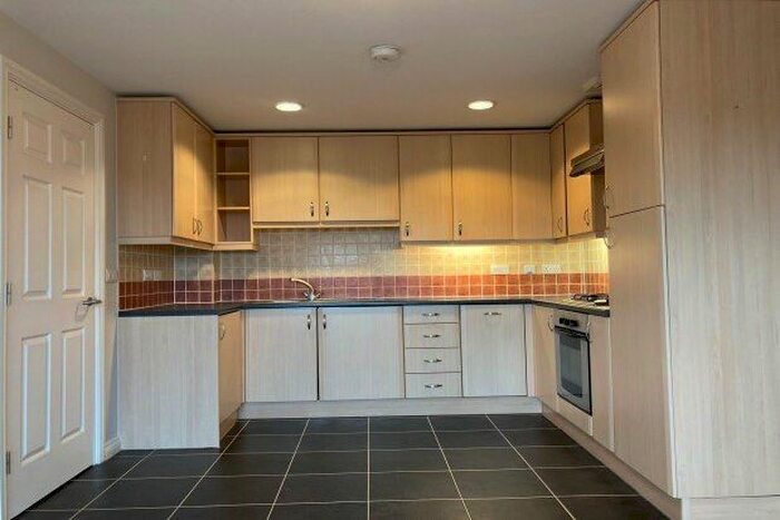 2 Bedroom Flat To Rent In Buckingham Road, Bicester, OX26