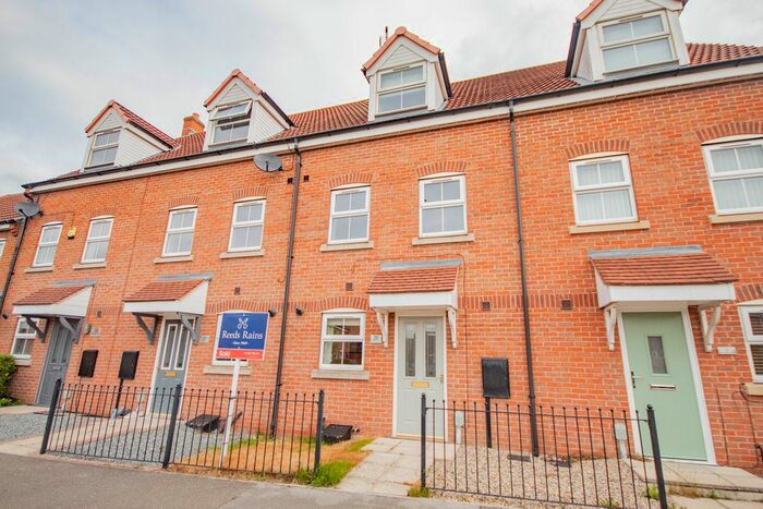 3 Bedroom Terraced House To Rent In Hall Leys Park, Kingswood, Hull, HU7