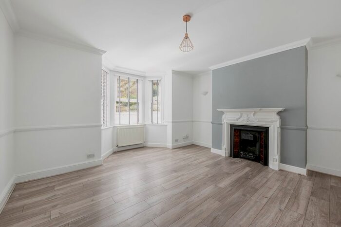 2 Bedroom Flat To Rent In Ranelagh Road, Ealing, London, W5