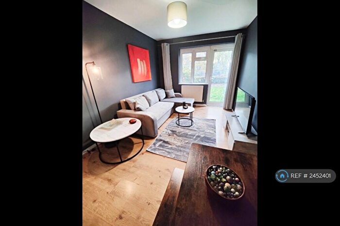 1 Bedroom Flat To Rent In Harfleur Court, London, SE11