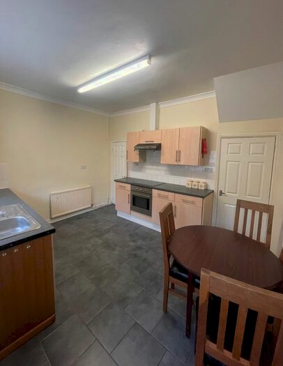 3 Bedroom Terraced House To Rent In East Street, Newport, NP20