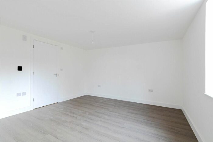 Apartment For Sale In Fleur De Lys, Pucklechurch, BS16