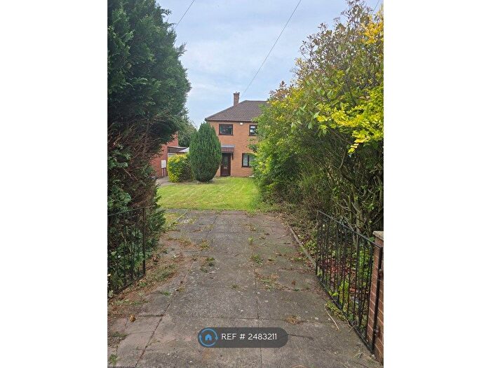 2 Bedroom Semi-Detached House To Rent In The Grove, Walsall, WS5