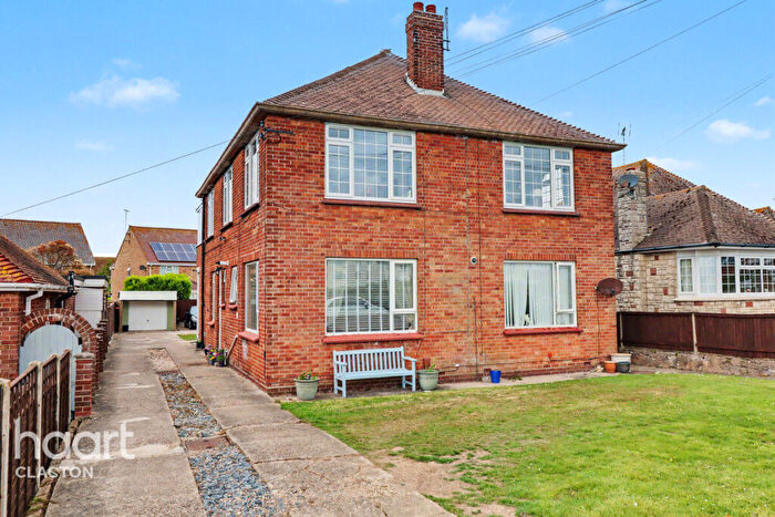 2 Bedroom Flat For Sale In Wash Lane, Clacton-On-Sea, CO15