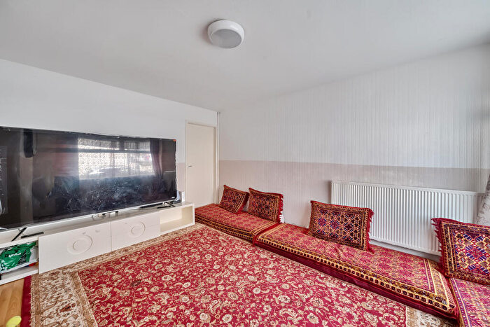 3 Bedroom Terraced House For Sale In Upton Road, Thornton Heath, CR7