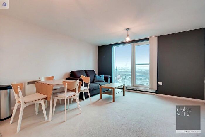 2 Bedroom Flat To Rent In St George Wharf, London, SW8