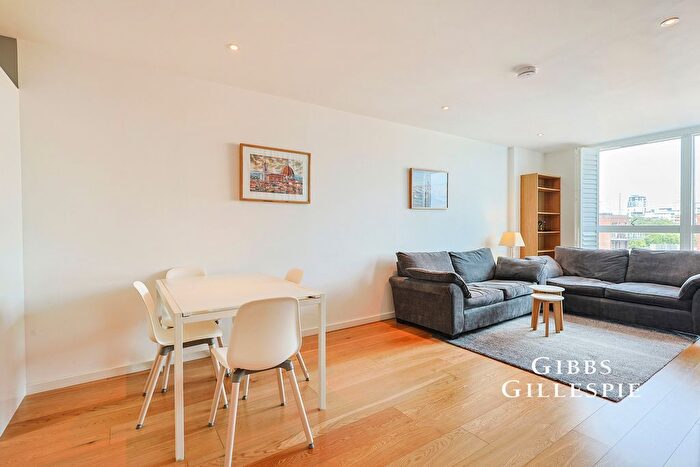 2 Bedroom Flat To Rent In High Street, Brentford, TW8