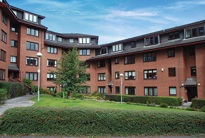 2 Bedroom Apartment To Rent In Julian Court, Kelvinside, G12