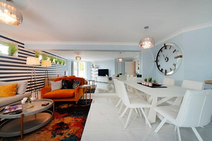 2 Bedroom Flat To Rent In Blazer Court, Parking & Terrace, NW8