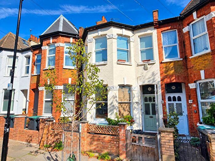 2 Bedroom Flat For Sale In Handsworth Road, Tottenham, N17
