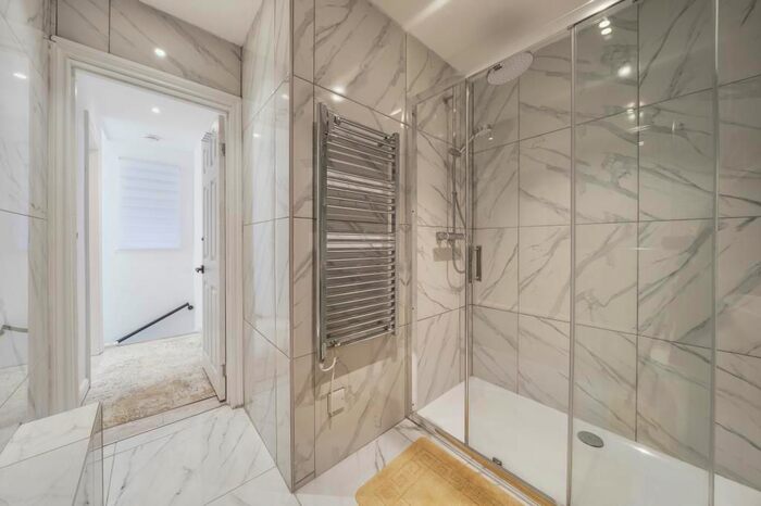 1 Bedroom Maisonette To Rent In Edgware, Surrey, TW20