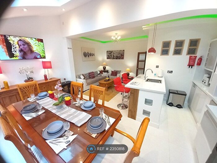 3 Bedroom Semi-Detached House To Rent In Roots Hill Ave, Southend On See, SS2