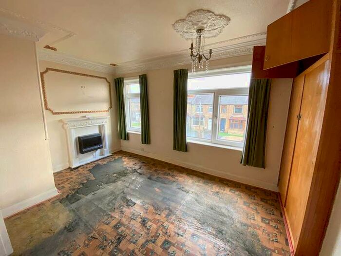 2 Bedroom End Of Terrace House For Sale In Sunnymead, Waterloo, Huddersfield, HD5