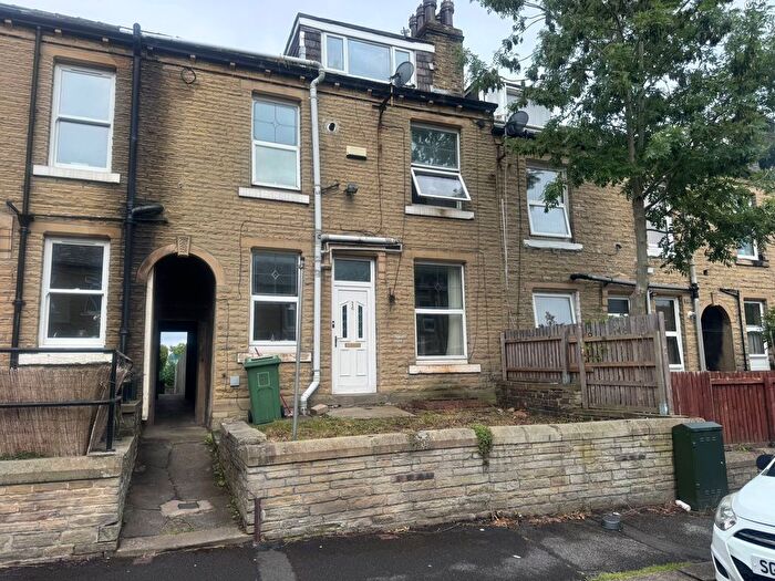 3 Bedroom Terraced House To Rent In Corby Street, Huddersfield, HD2
