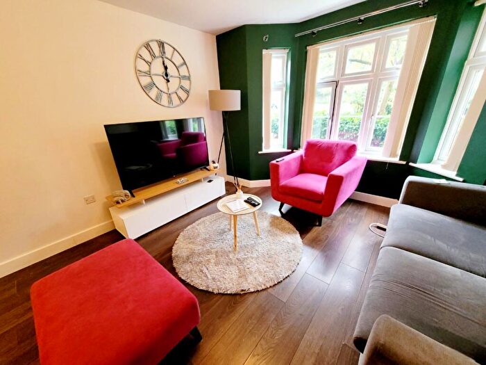 2 Bedroom Flat To Rent In Brattice Drive, Swinton, M27