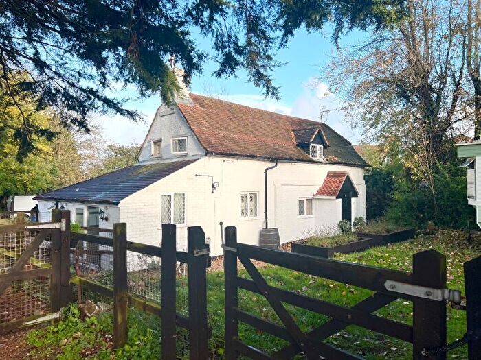 3 Bedroom Detached House For Sale In Lime Kiln Lane, Holbury, Southampton, SO45