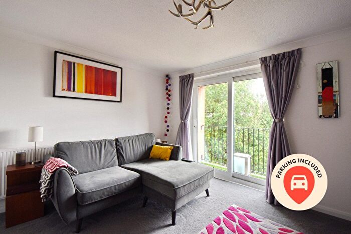 2 Bedroom Flat To Rent In Southfield Road, Westbury-On-Trym, Bristol, Somerset, BS9