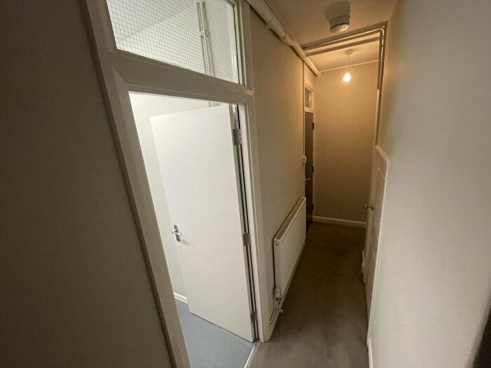 1 Bedroom Flat To Rent In Royley House, Old Street, London, Greater London, EC1V