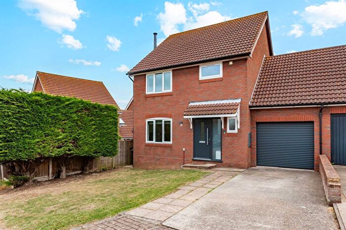 3 Bedroom Detached House For Sale In Sceptre Way, Seasalter, Whitstable, CT5
