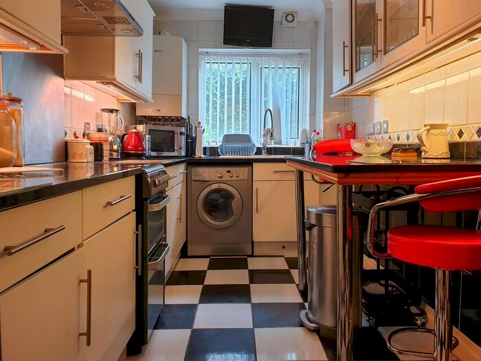 2 Bedroom Flat To Rent In Ashfield Avenue, Moseley, Birmingham, B14
