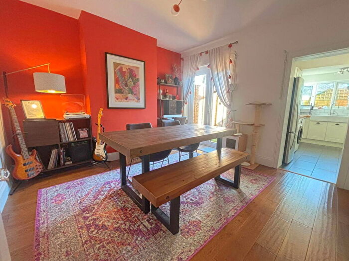 3 Bedroom Terraced House For Sale In Macdonald Road, Walthamstow, E17