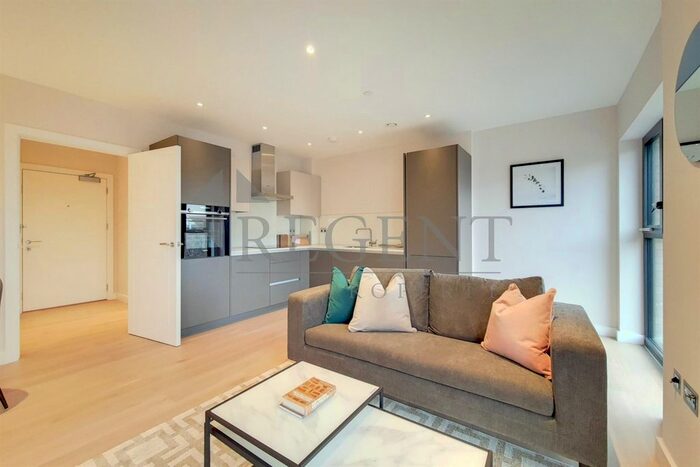2 Bedroom Flat To Rent In Boulevard Apartments, Ufford Street, SE1