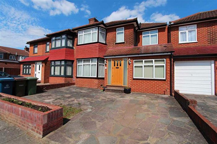 5 Bedroom Semi-Detached House To Rent In Wetheral Drive, Stanmore, HA7