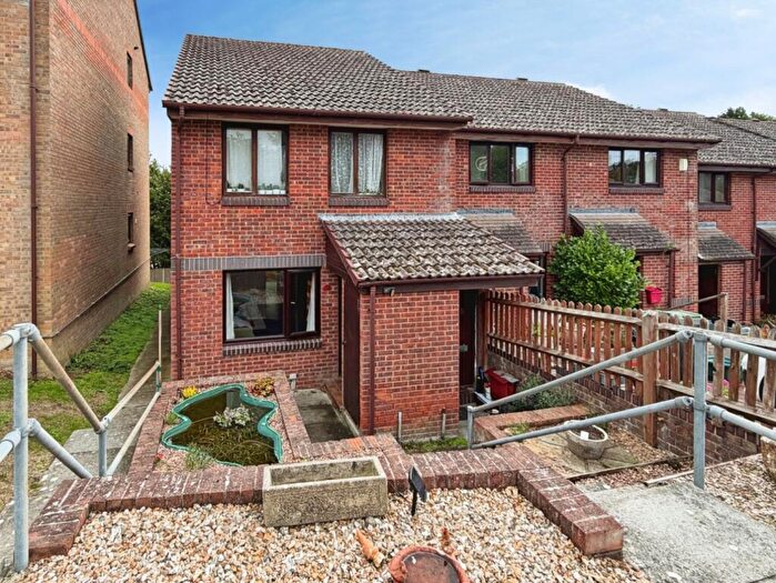 1 Bedroom Apartment To Rent In Alexandra Court, Bridport, DT6