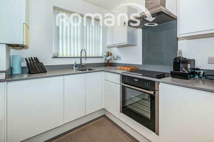 2 Bedroom Apartment To Rent In High Street, SL6