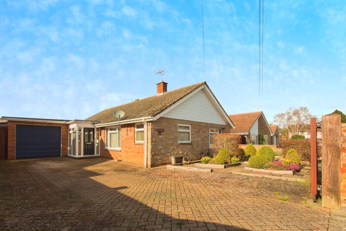3 Bedroom Detached Bungalow For Sale In Loompits Way, Saffron Walden, CB11