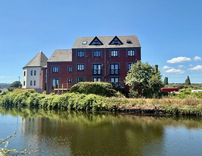 2 Bedroom Flat For Sale In River Meadows, Water Lane, EX2