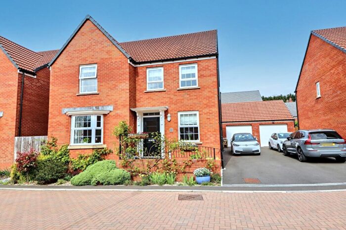 4 Bedroom Detached House For Sale In Doddrells Close, Wells, BA5