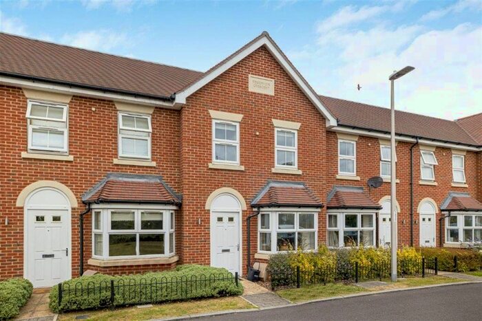 2 Bedroom Terraced House To Rent In Reservoir Crescent, Reading, RG1