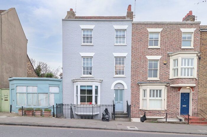 4 Bedroom End Terrace House For Sale In Trinity Square, Margate, CT9