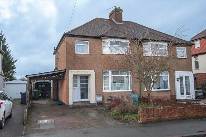 3 Bedroom Semi Detached House For Sale In Hart Close, Hillmorton, Rugby, CV21