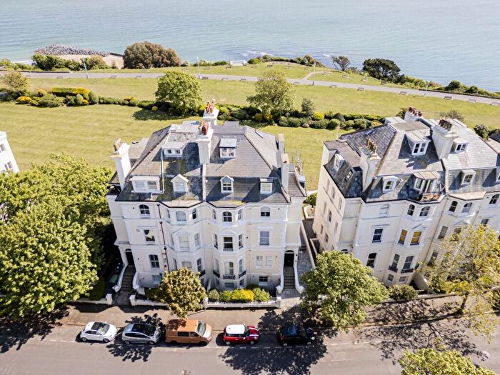 3 Bedroom Flat For Sale In Clifton Crescent, Folkestone, CT20