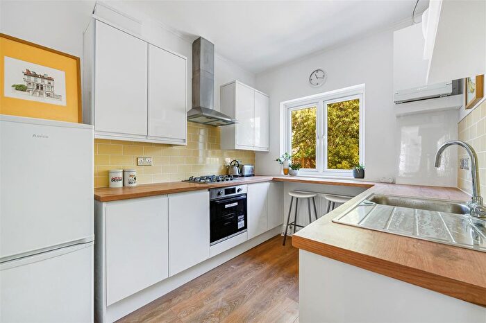 1 Bedroom Flat To Rent In Shakespeare Road, Acton, W3